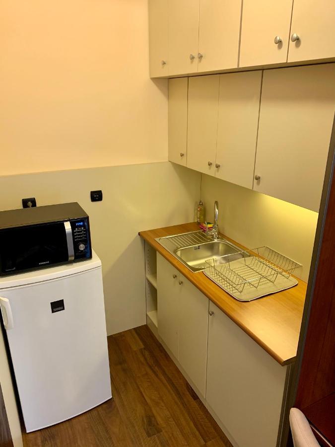 A01 Setany-Silverine Apartmanhaz-Orzoett Parkoloval Balatonfured Bagian luar foto
