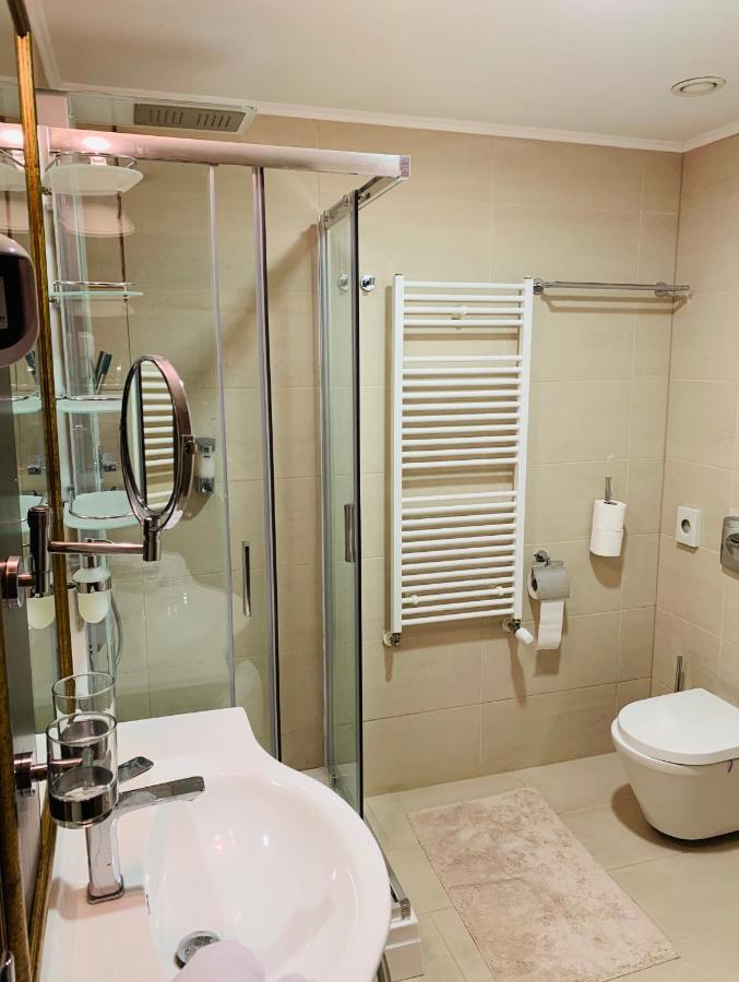 A01 Setany-Silverine Apartmanhaz-Orzoett Parkoloval Balatonfured Bagian luar foto